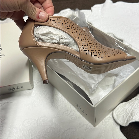 Style & Co Open Toe Nude Heel Size 7 - Picture 7 of 7